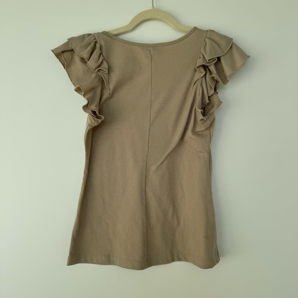 Express Ruffle Top - Picture 2 of 3